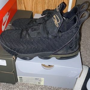 Lebron 16